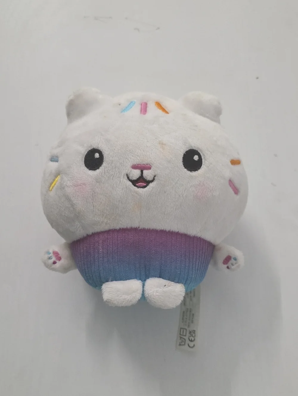DreamWorks Plush Cupcake Critter - White with Purple and Blue Base
